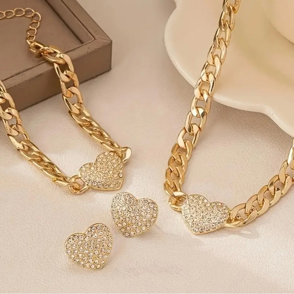Sparkling Gold Heart Jewelry Set